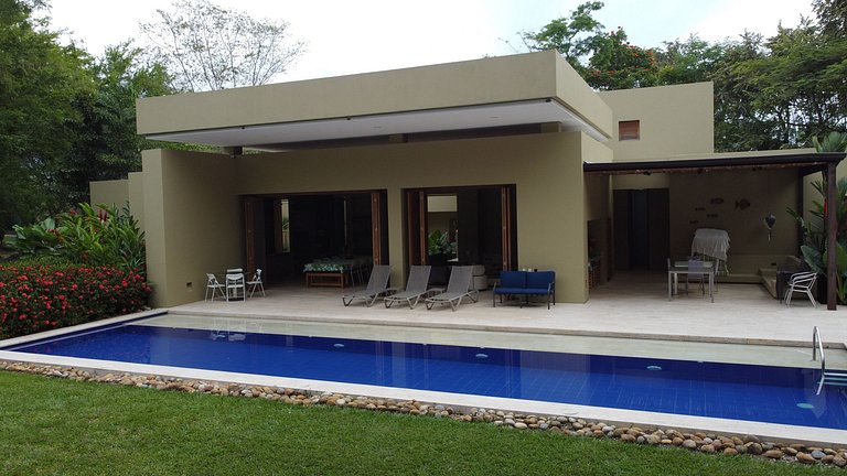 Anp047 - Charmosa casa com piscina em Mesa de Yeguas