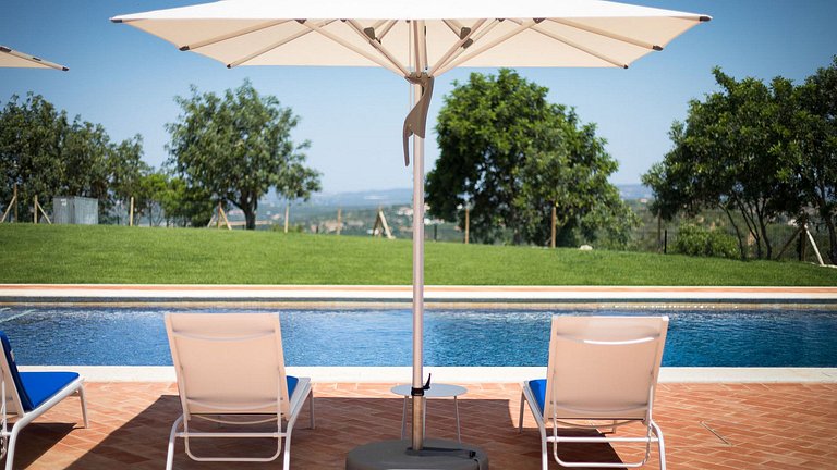 Alg017 - Stylish Villa in Algarve
