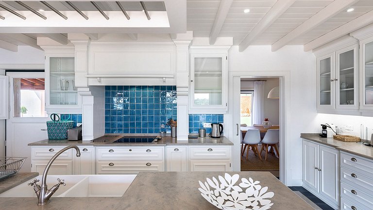 Alg017 - Stylish Villa in Algarve