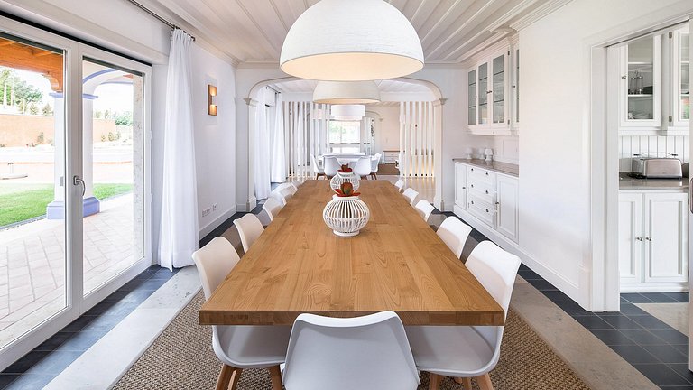 Alg017 - Stylish Villa in Algarve