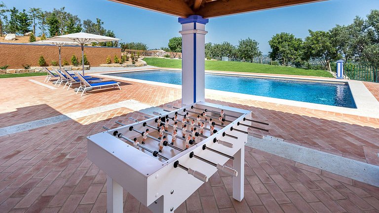 Alg017 - Stylish Villa in Algarve