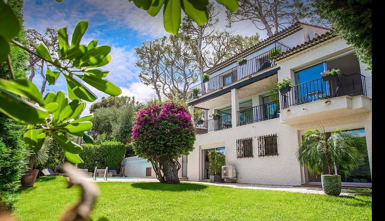 Azu037 - Elegant Sea-View Villa in Cap d’Antibes