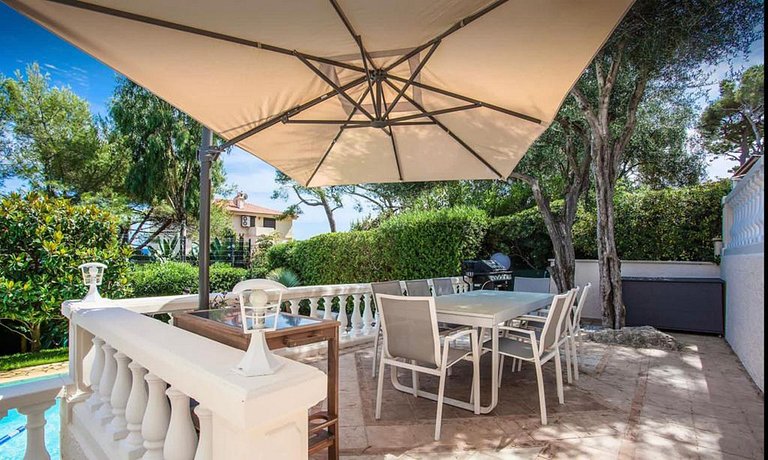 Azu037 - Elegant Sea-View Villa in Cap d’Antibes
