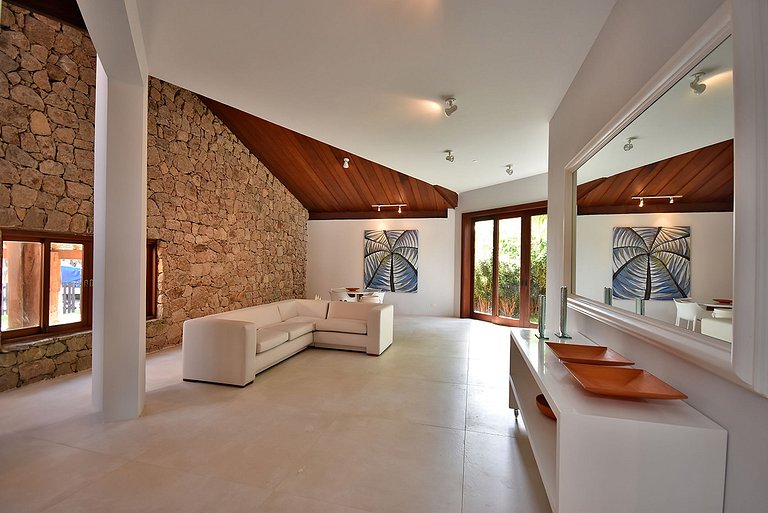 Gua003 - Beautiful house on the sand at Praia do Engenho