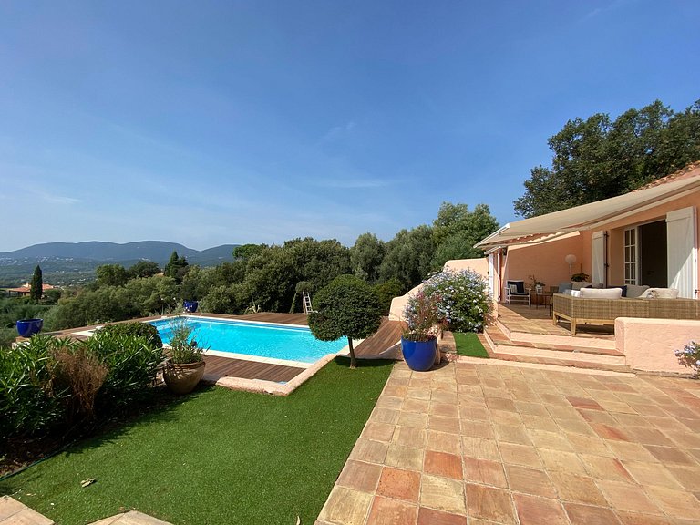 Azu046 - Villa à flanc de colline à La Croix-Valmer