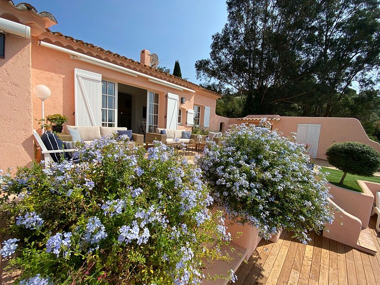 Azu046 - Villa à flanc de colline à La Croix-Valmer