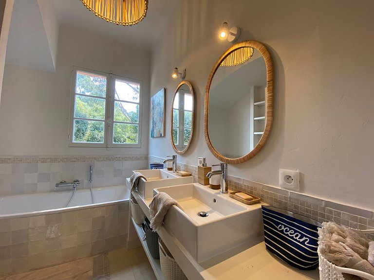 Azu046 - Villa na encosta de La Croix-Valmer