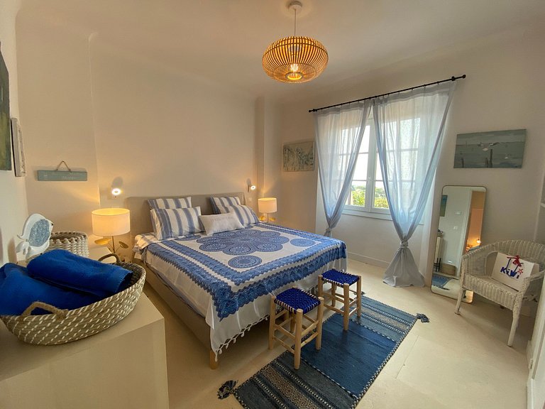 Azu046 - Villa à flanc de colline à La Croix-Valmer