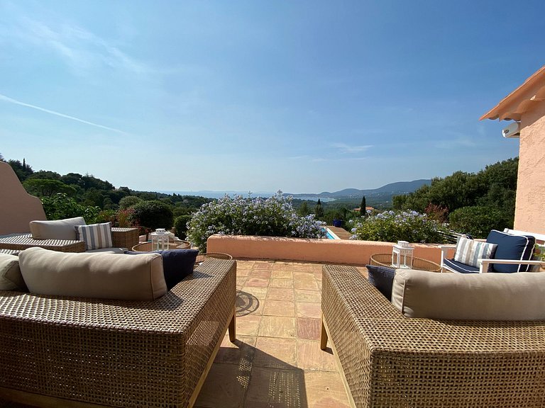 Azu046 - Villa à flanc de colline à La Croix-Valmer