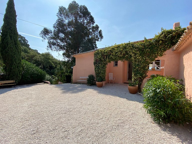 Azu046 - Villa à flanc de colline à La Croix-Valmer