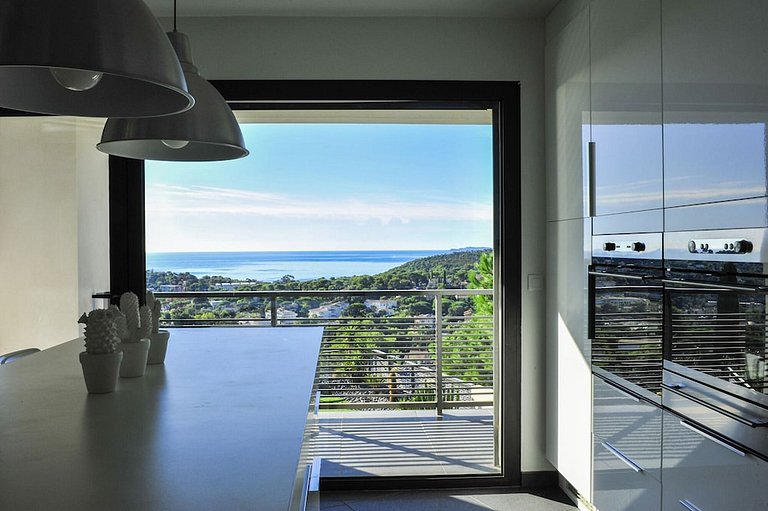 Azu044 - Villa com vista para o mar em Cavalaire