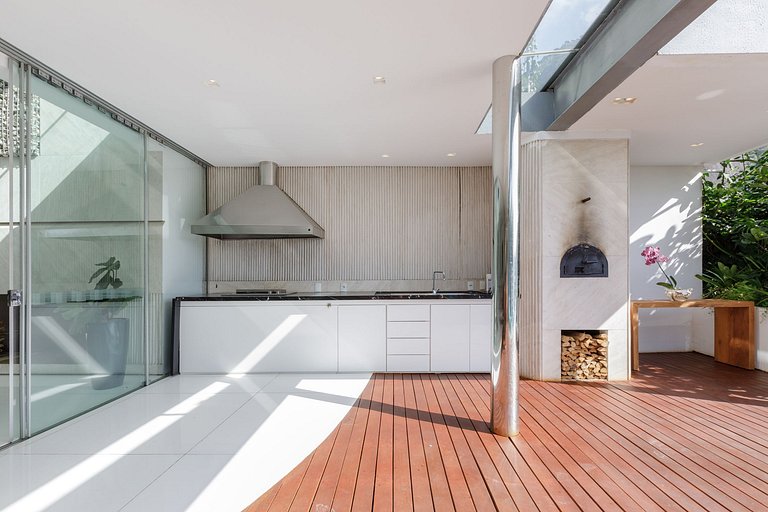 Rio006 - Villa overlooking the ocean of Leblon