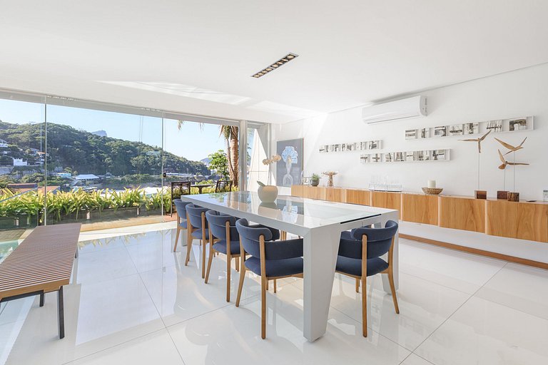 Rio006 - 4 bedroom villa overlooking the ocean of Leblon