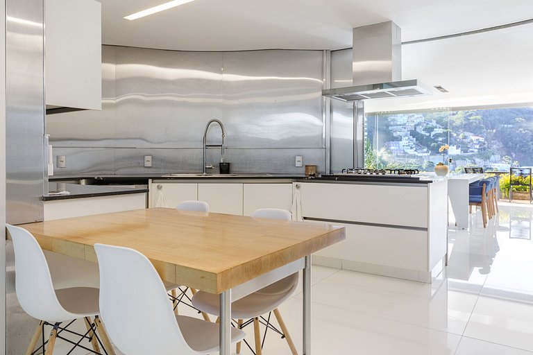 Rio006 - Mansão com vista pro mar do Leblon