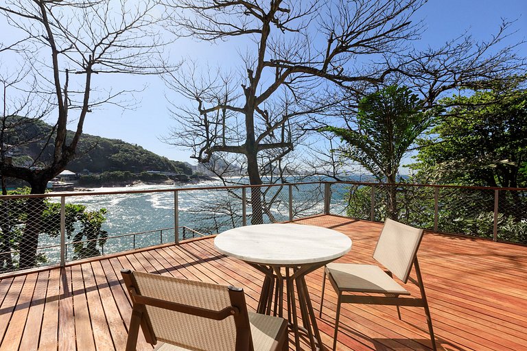 Rio006 - 4 bedroom villa overlooking the ocean of Leblon