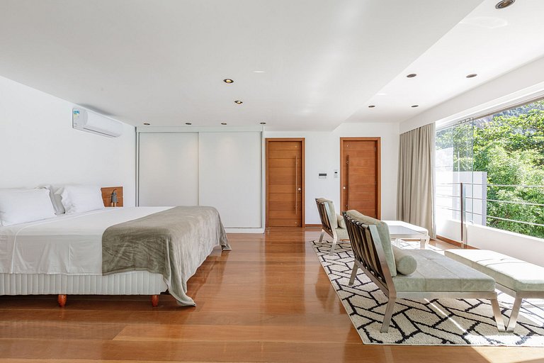 Rio006 - Villa overlooking the ocean of Leblon