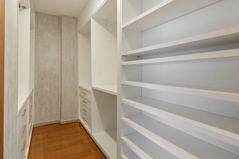 Rio006 - Villa overlooking the ocean of Leblon