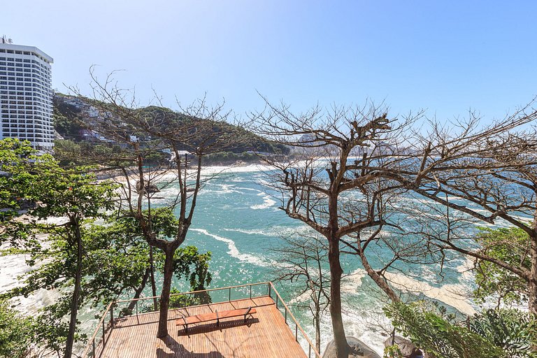 Rio006 - Villa overlooking the ocean of Leblon