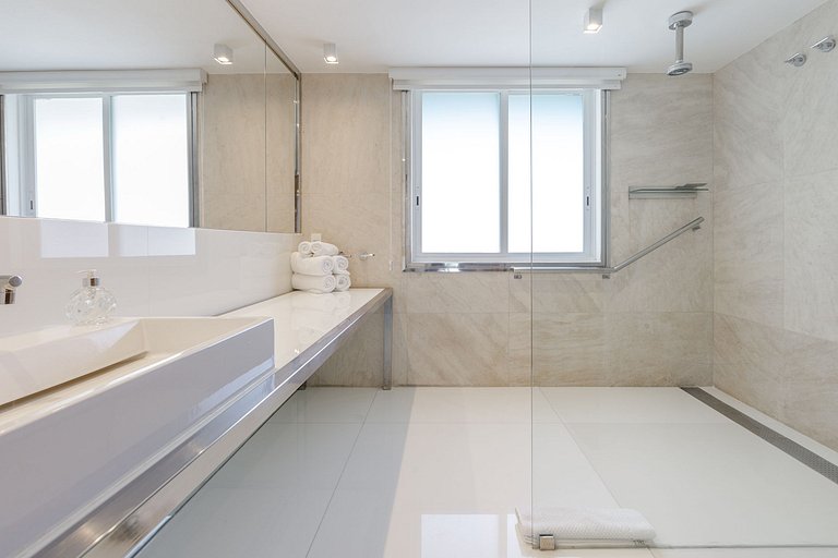 Rio006 - Villa con vistas al mar de Leblon