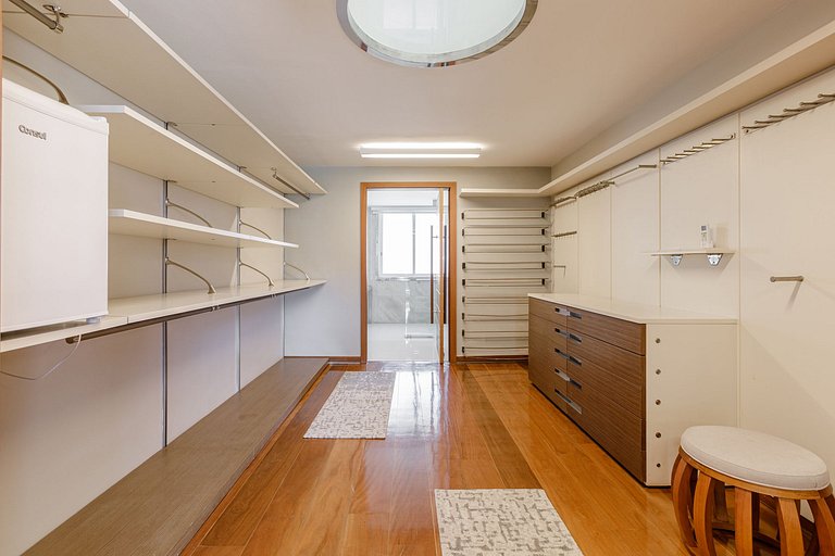 Rio006 - Mansão com vista pro mar do Leblon