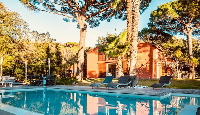 Azu043 - Villa em estilo minimalista em Gassin