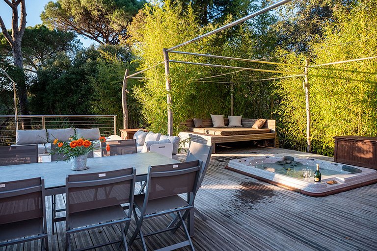 Azu043 - Villa em estilo minimalista em Gassin