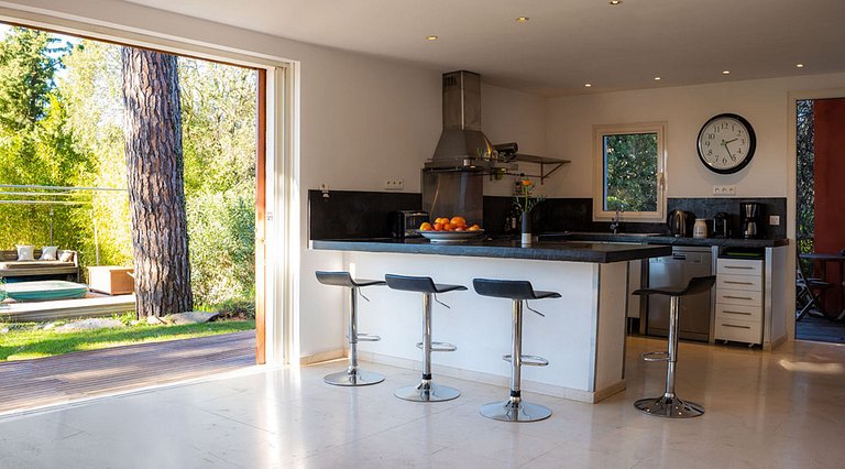 Azu043 - Villa de estilo minimalista en Gassin