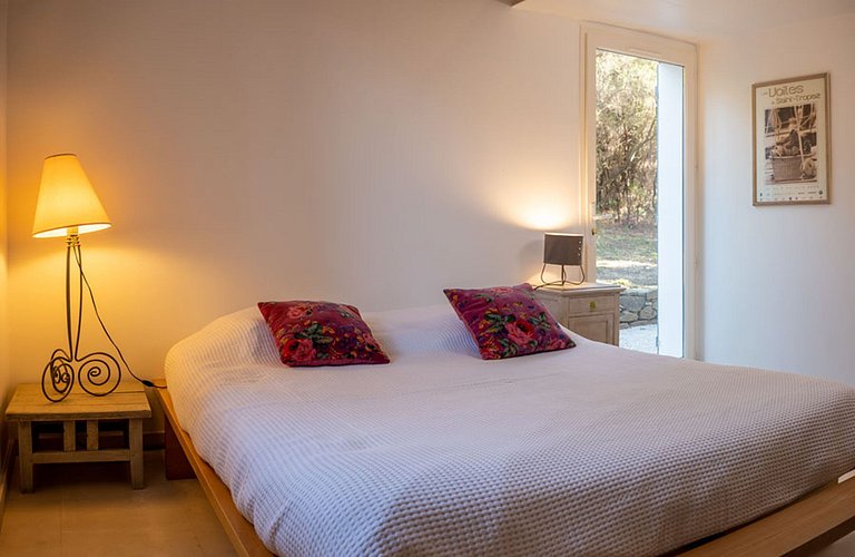 Azu043 - Villa de style minimaliste à Gassin