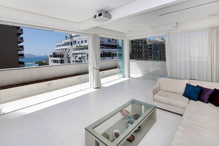 Rio197 - Penthouse overlooking the ocean in Copacabana