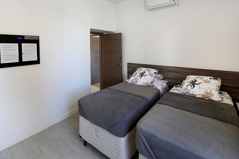 Rio197 - Penthouse overlooking the ocean in Copacabana