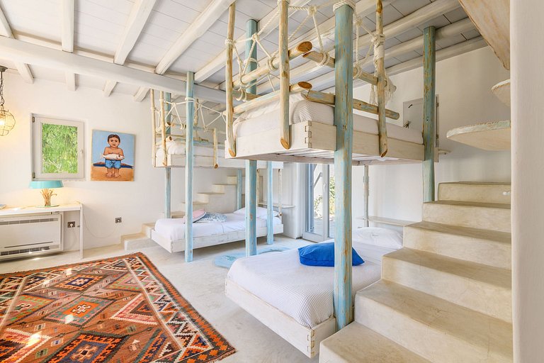 Cyc108 - Villa overlooking beach in Mykonos