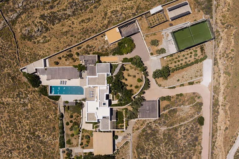 Cyc108 - Villa overlooking beach in Mykonos