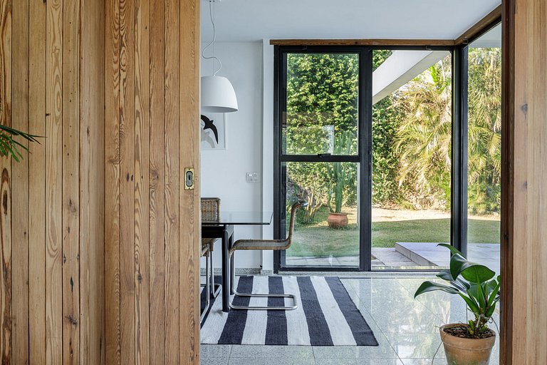 Rio005 - Luxury mansion with ocean view in Joá