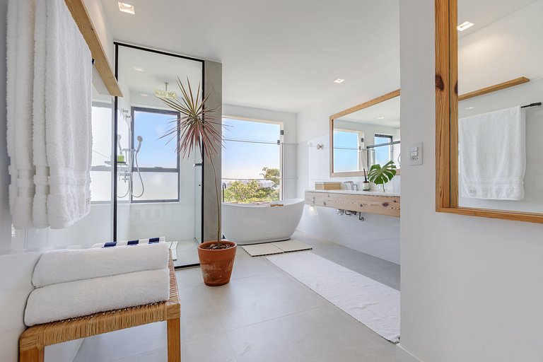 Rio005 - Luxury mansion with ocean view in Joá