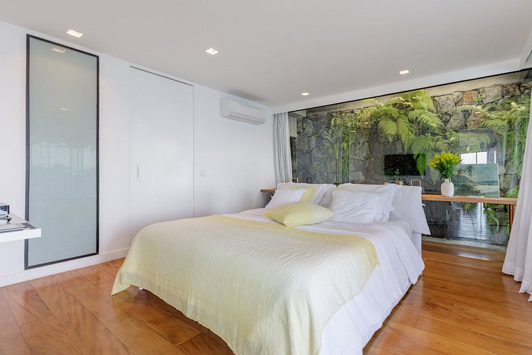 Rio005 - Luxury mansion with ocean view in Joá