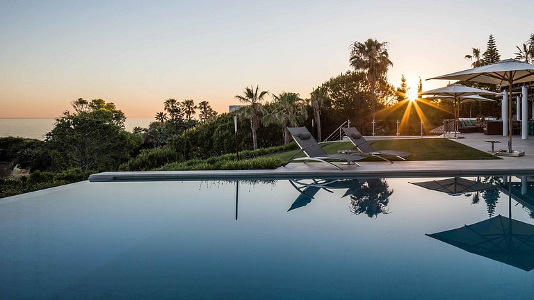 Alg019 - Oceanfront Villa in the Algarve
