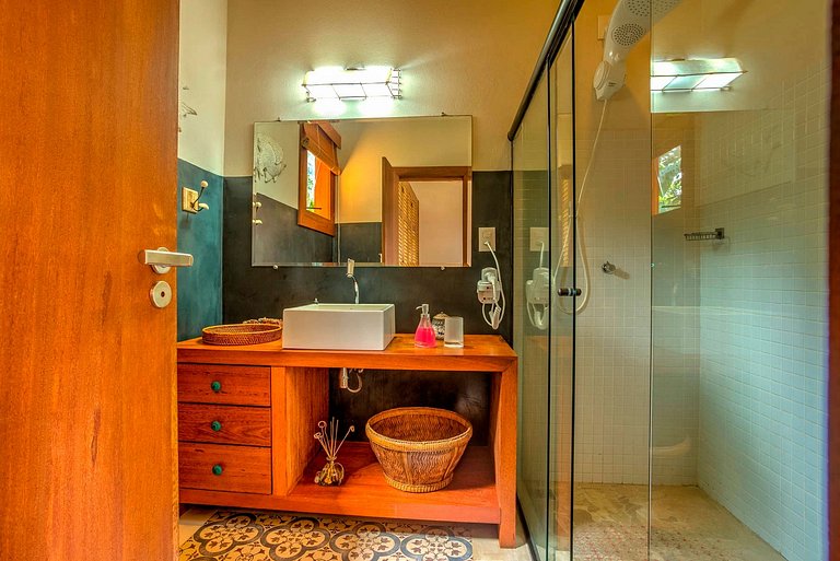 Bah168 - Casa com vista para floresta e mar