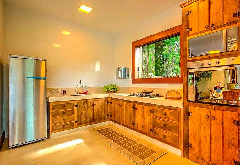 Bah168 - House overlooking the forest and sea.