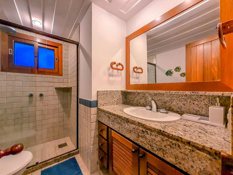 Buz057 - Exuberante casa frente mar em Búzios