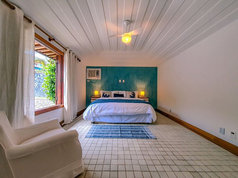 Buz057 - Exuberante casa frente mar em Búzios