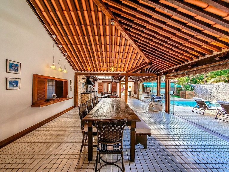 Buz057 - Exuberante casa frente mar em Búzios