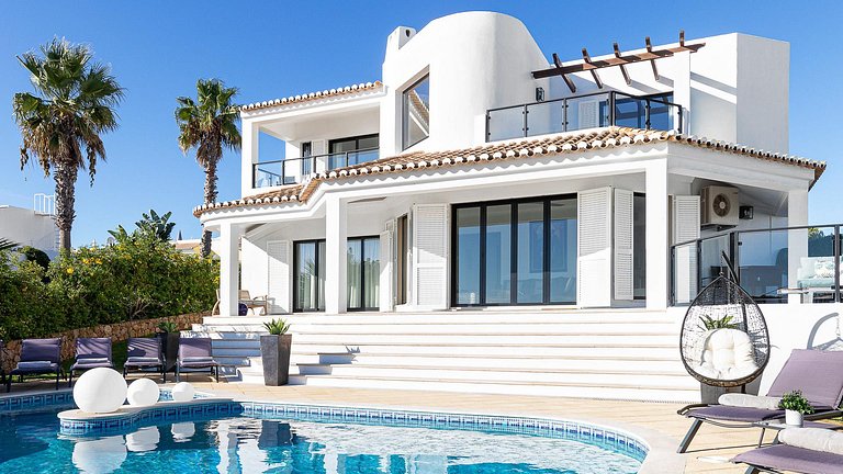 Alg024 - Villa de lujo con vista a la famosa Benagil