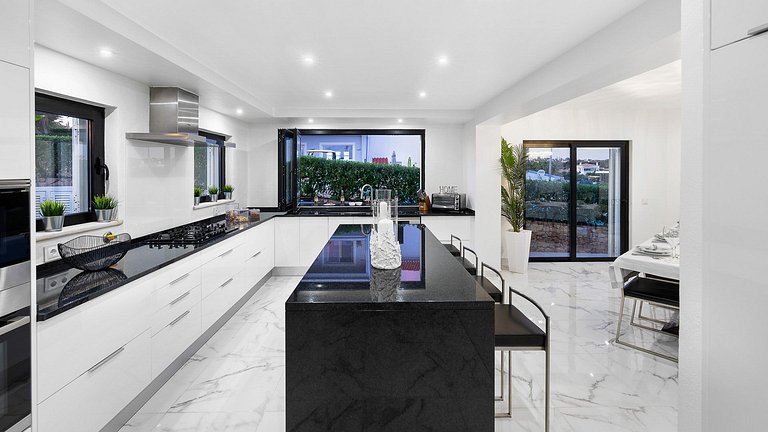 Alg024 - Villa de luxe avec la célèbre vue de Benagil