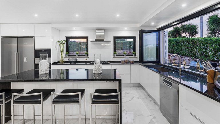 Alg024 - Villa de luxe avec la célèbre vue de Benagil