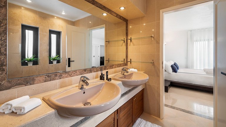 Alg024 - Villa de lujo con vista a la famosa Benagil