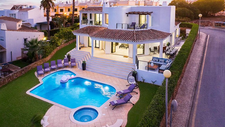 Alg024 - Villa de lujo con vista a la famosa Benagil