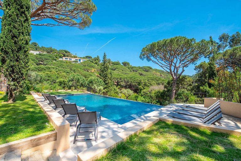 Azu047 - Villa near Saint-Tropez in La Croix-Valmer