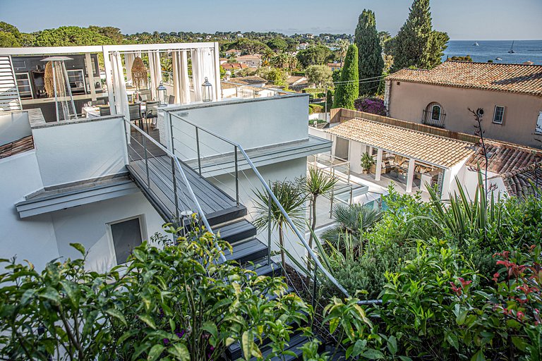 Azu050 - Beautiful villa with coastal view in Cap d'Antibes