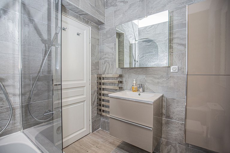 Azu050 - Hermosa villa con vista costera en Cap d'Antibes