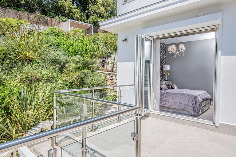 Azu050 - Belle villa avec vue mer au Cap d'Antibes